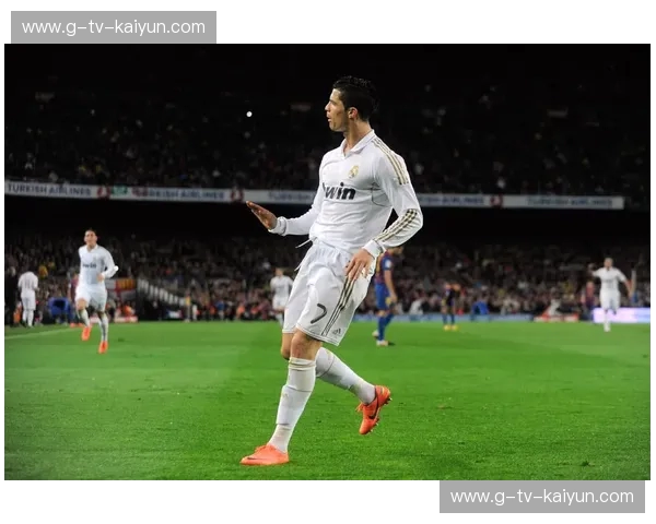 绿茵传奇的再燃：巴萨皇马元老赛，一场穿越时空的荣耀对决